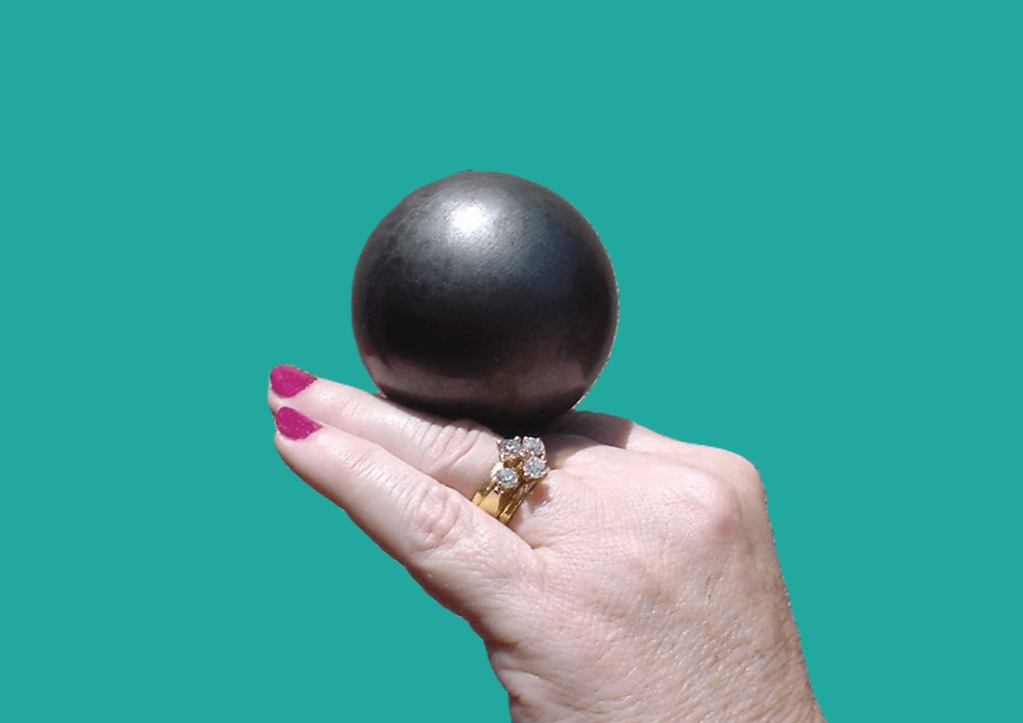 Size of a fuel ball for a kudu reactor